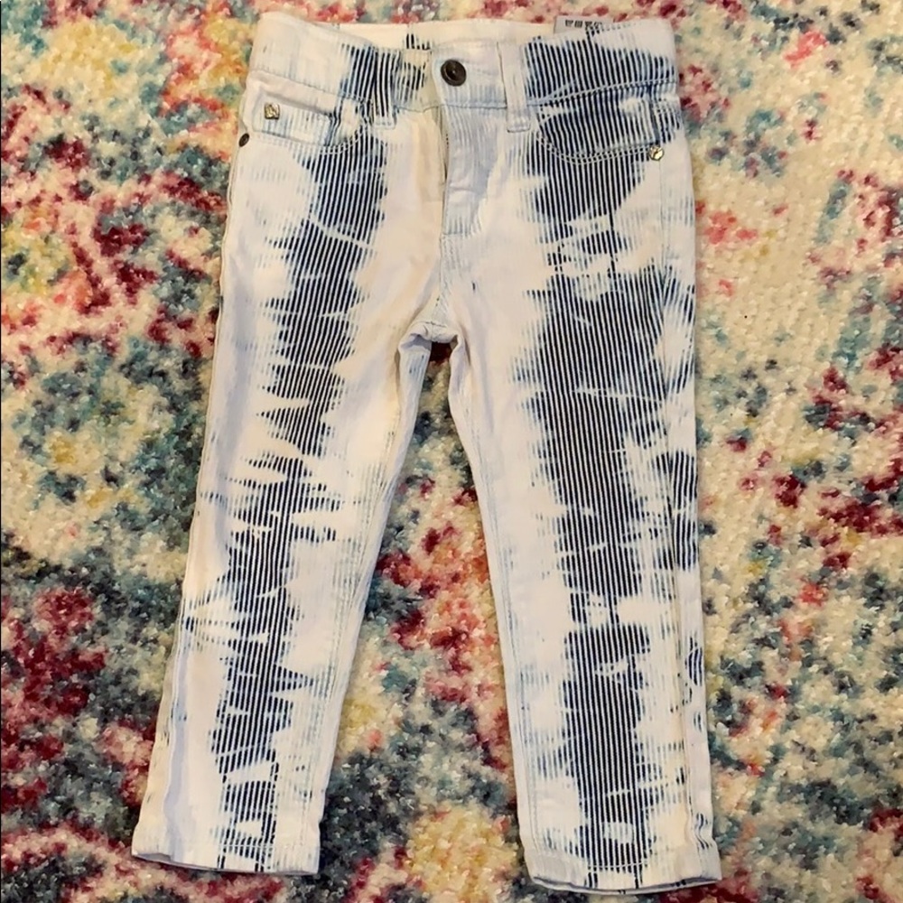 Me favorite!!  Bleached denim jeans 3T